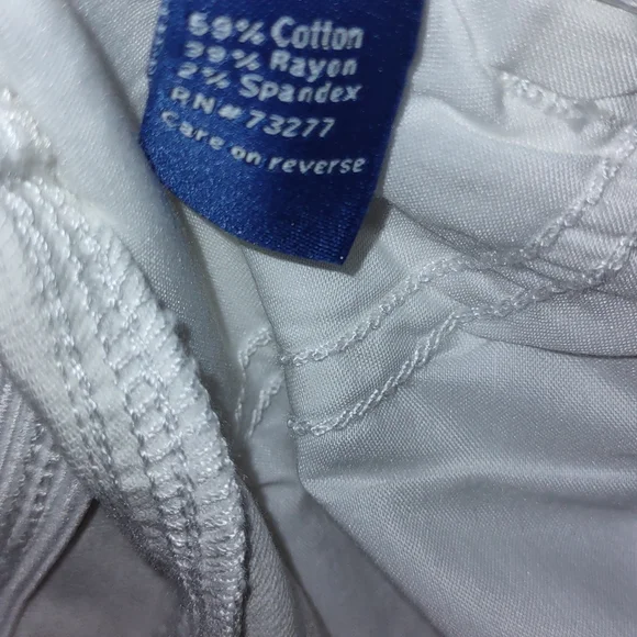 Apt 9 mid rise white stretch bootcut curvy tummy control jeans. Size 10S New - Picture 11 of 13